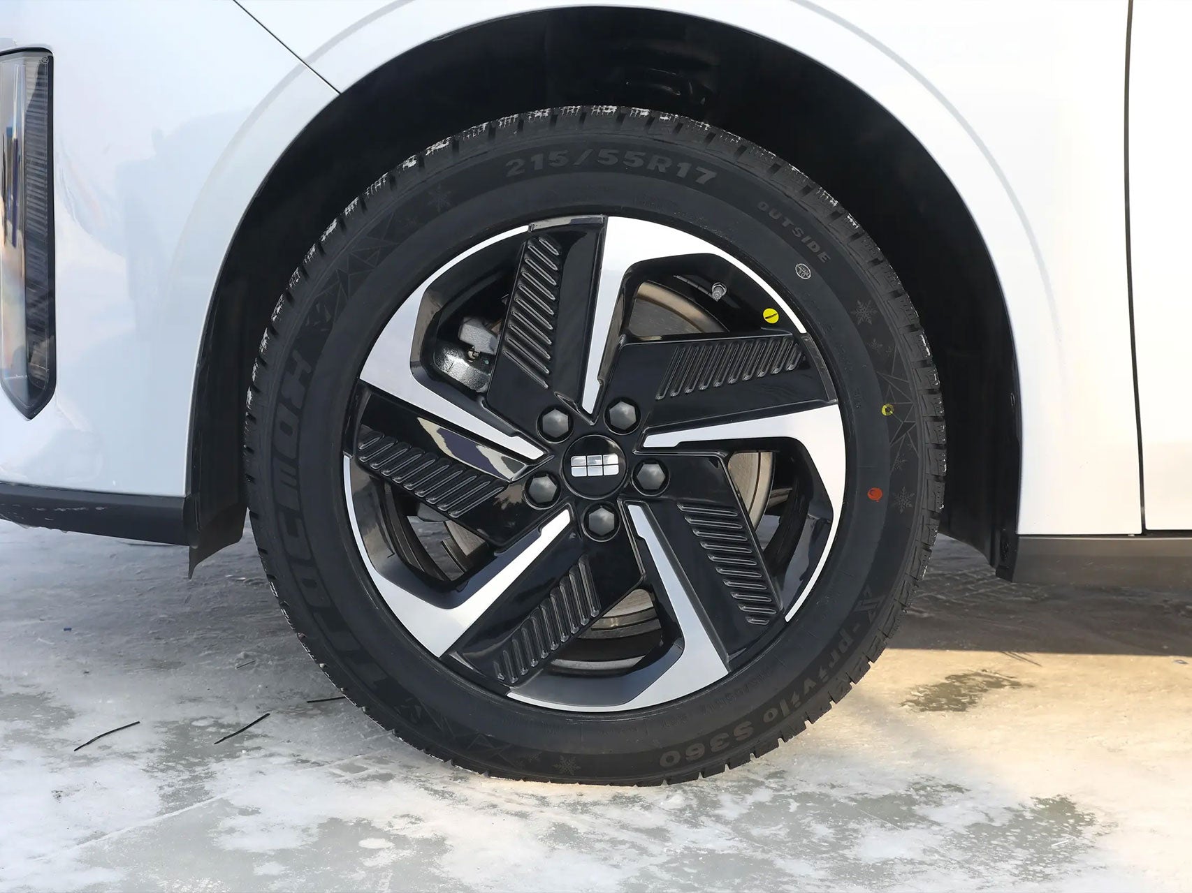 2025 Geely Galaxy L6 PHEV – 1.5 EM-i DHT 60KM (Price Upon Request)